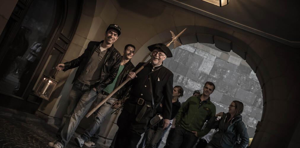 wuerzburger-nachtwaechter-rathaus-bei-nacht